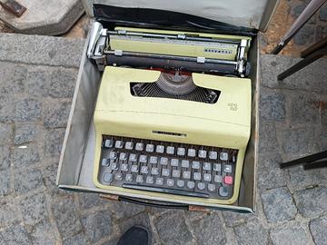 Olivetti lettera 32 macchina per scrivere 