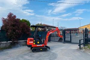 E136 Mini escavatore 13 q.li Fai 212