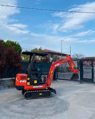 E136 Mini escavatore 13 q.li Fai 212