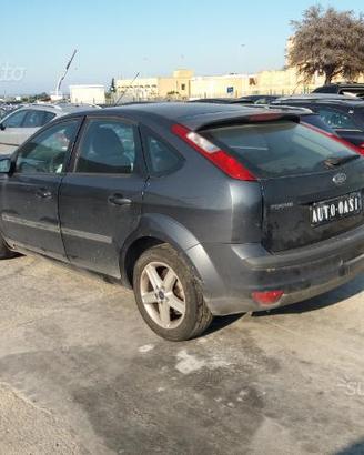 Ford focus 1.6td 2.0.0.7 ricambi