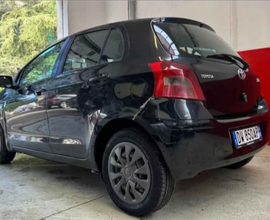 Toyota Yaris 1.0 Benzina 5P Neopatentati