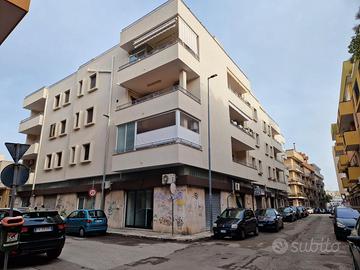 Ristrutturato locale commerciale