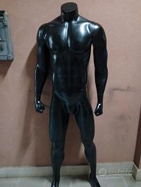 manichino uomo sportivo