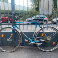 Bicicletta uomo classica in alluminio