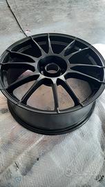 cerchio oz racing Ultraleggera 8x19 et35