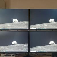 pc fisso con 4 monitor