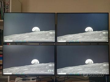 pc fisso con 4 monitor