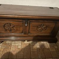 Cassapanca in legno