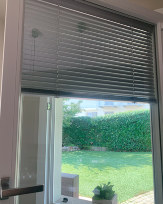 Finestra singola tipo Finstral AG e anta alluminio