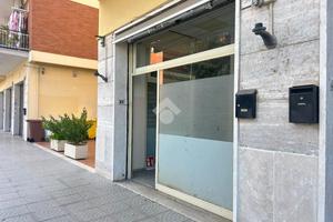NEGOZIO A POMEZIA