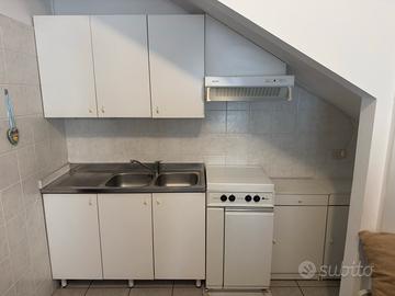 Cucina completa di 4 fuochi e doppio lavello