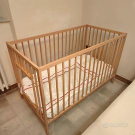 Lettino Ikea Siniglar modificato Montessori 