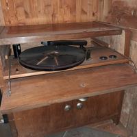 Mobile giradischi antico