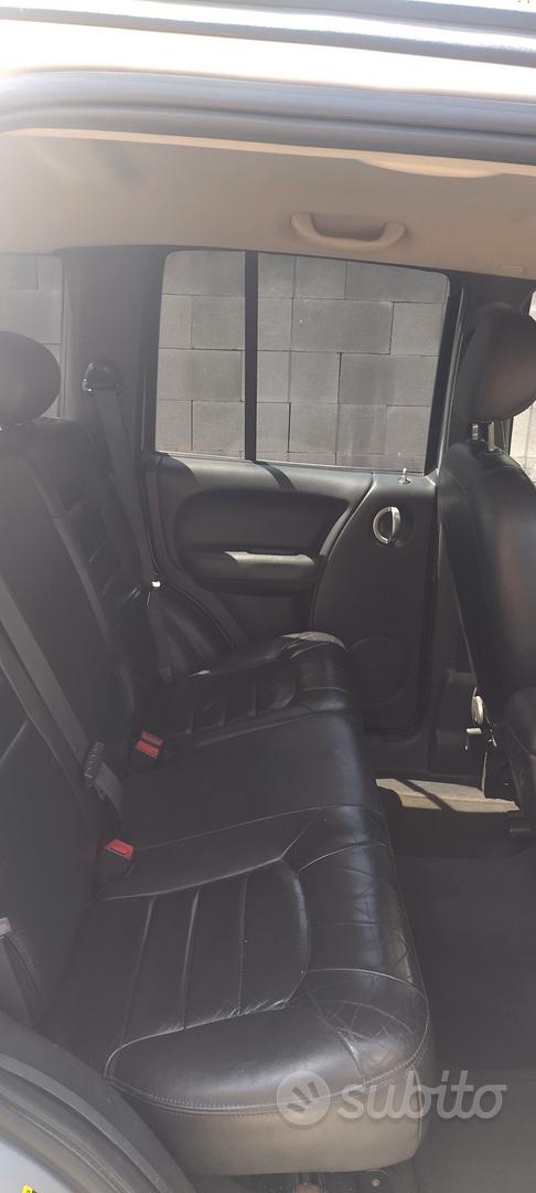 Jeep Cherokee 2004 photo 4