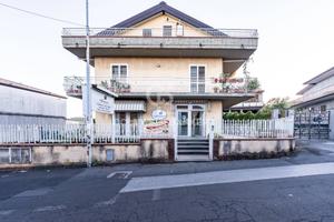 Locale commerciale - Aci Sant'Antonio
