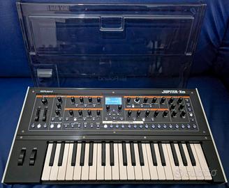 Roland Jupiter XM, Borsa e Decksaver Roland