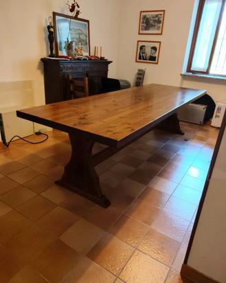 Tavolo in legno massello