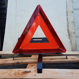 Triangolo per auto per soccorso stradale