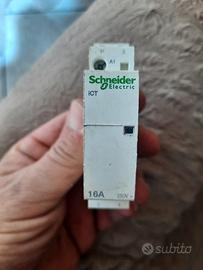 contattore Schneider 