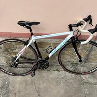Bici da corsa mista carbonio-alluminio
