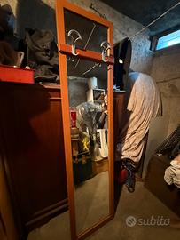 Specchio  Appendiabiti