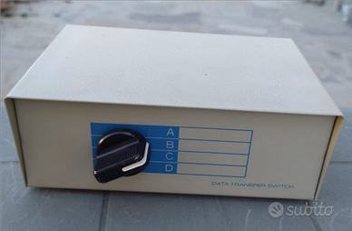 Data transfer switch box Wiretek 4 ingressi,nuovo