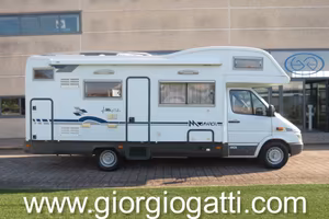 Camper Mansardato Arca M 4 con meccanica Mercedes