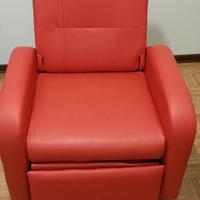 Poltrona in pelle sintetica rossa