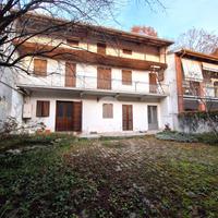 CASA SEMINDIPENDENTE A VESTIGNÈ