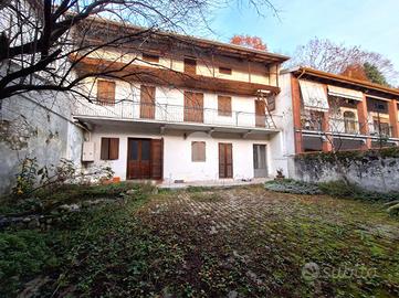 CASA SEMINDIPENDENTE A VESTIGNÈ