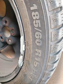 Gomme auto praticamente nuove