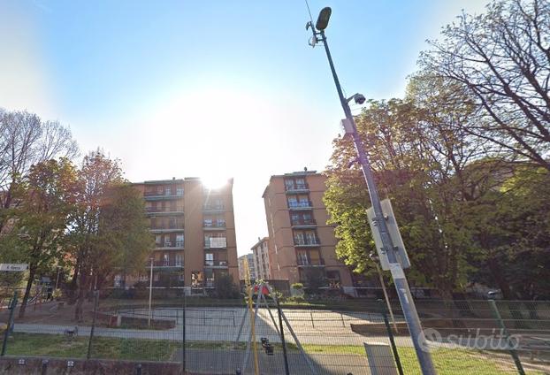 Stanza singola a monza vicino alla stazione