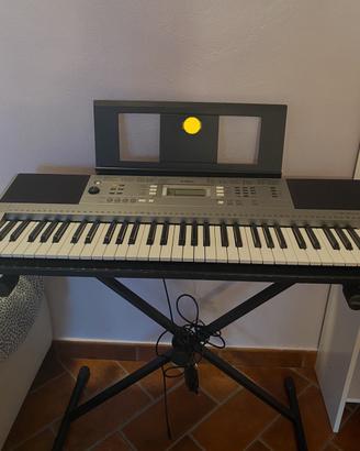 Tastiera Yamaha PSR353