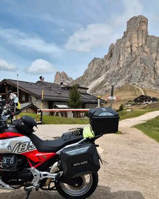Moto Guzzi V85TT 2024 
