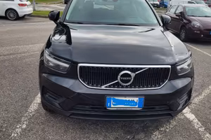VOLVO XC40 NERA
