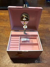 portagiioie per bambina con carillon