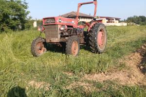 trattore massey Ferguson 