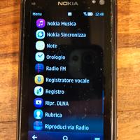 Nokia N8 con svariati accessori e ricambi