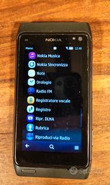 Nokia N8 con svariati accessori e ricambi