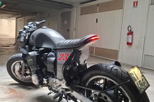 Kawasaki gpz 900 cafe race
