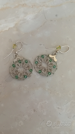 Orecchini chiacchierino cerchio con cristalli