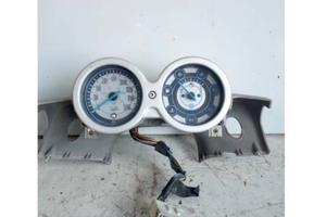 ricambi vari Piaggio Beverly 125/200/250 anno 2002