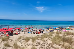 Gallipoli spiaggia 50 metri 22-29 agosto disponibi