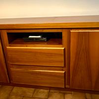 Mobile in noce Tv sala da pranzo