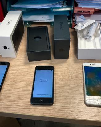 Iphone 5 black 16GB - 7 black 32GB - 8 silver 64GB