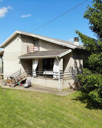 Villa di 230 m² con 4 locali a Monteu Roero