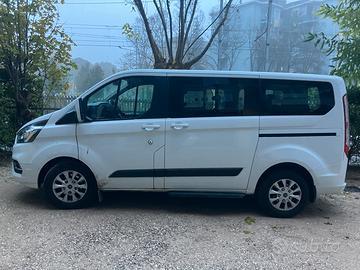 Ford tourneo custom 64500 km