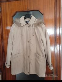 Giubbotto lungo beige con zip bottoni e cappuccio 