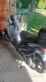 Liberty Piaggio 125 scooter