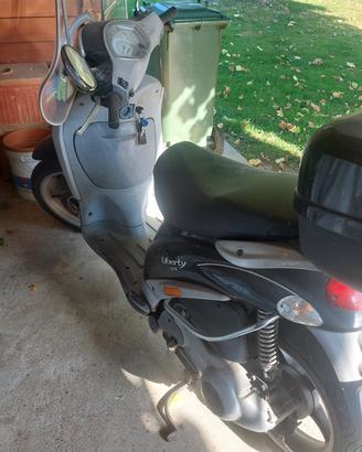 Liberty Piaggio 125 scooter